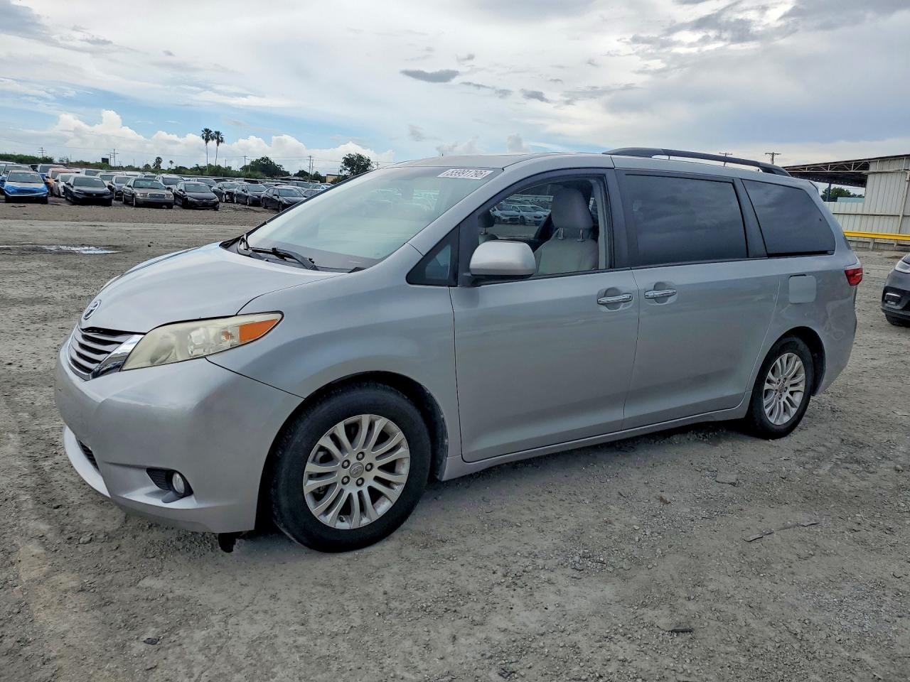 Salvage Toyota Sienna Image
