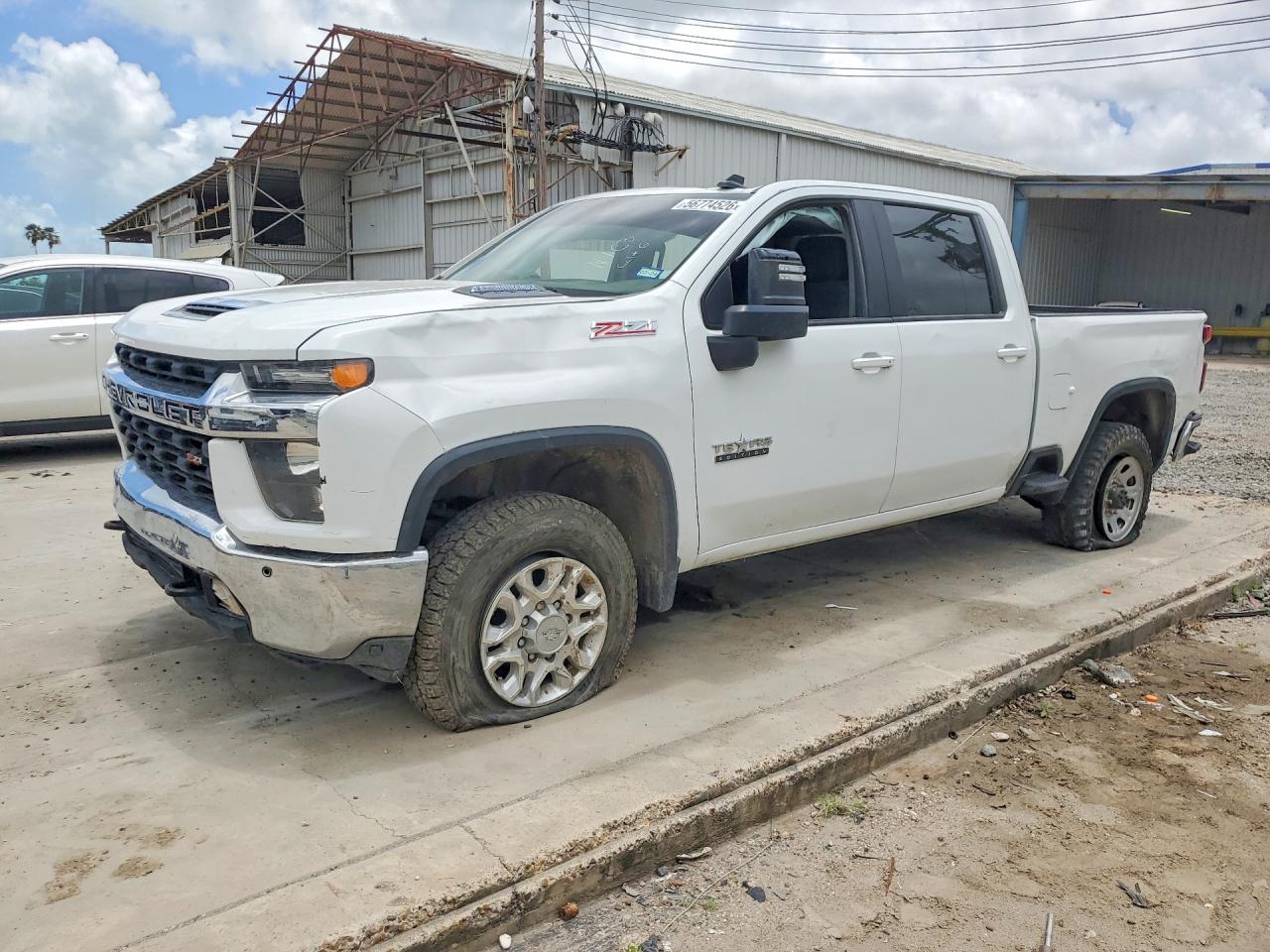 Salvage Chevrolet Silverado Image
