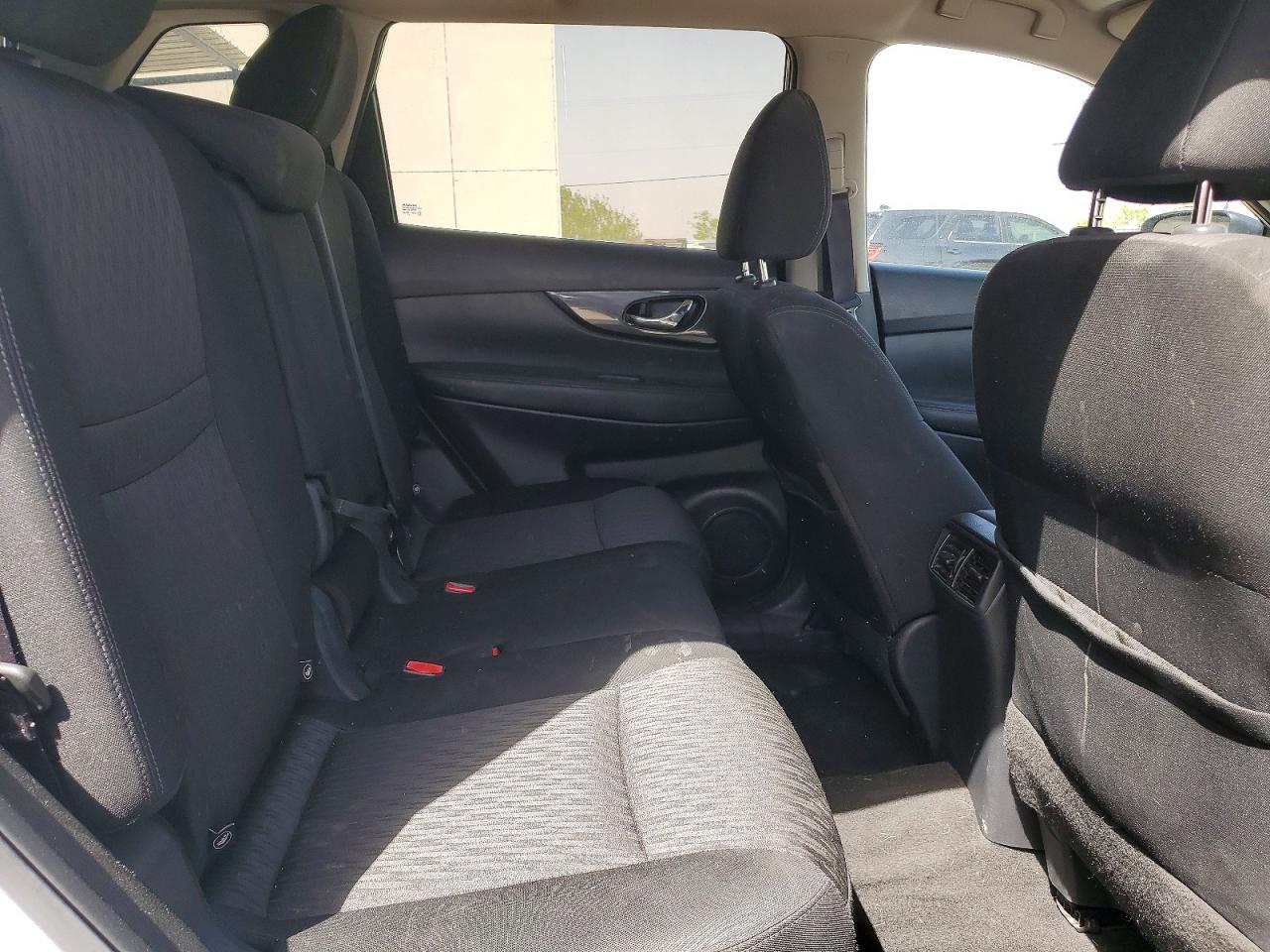 Nissan Rogue S