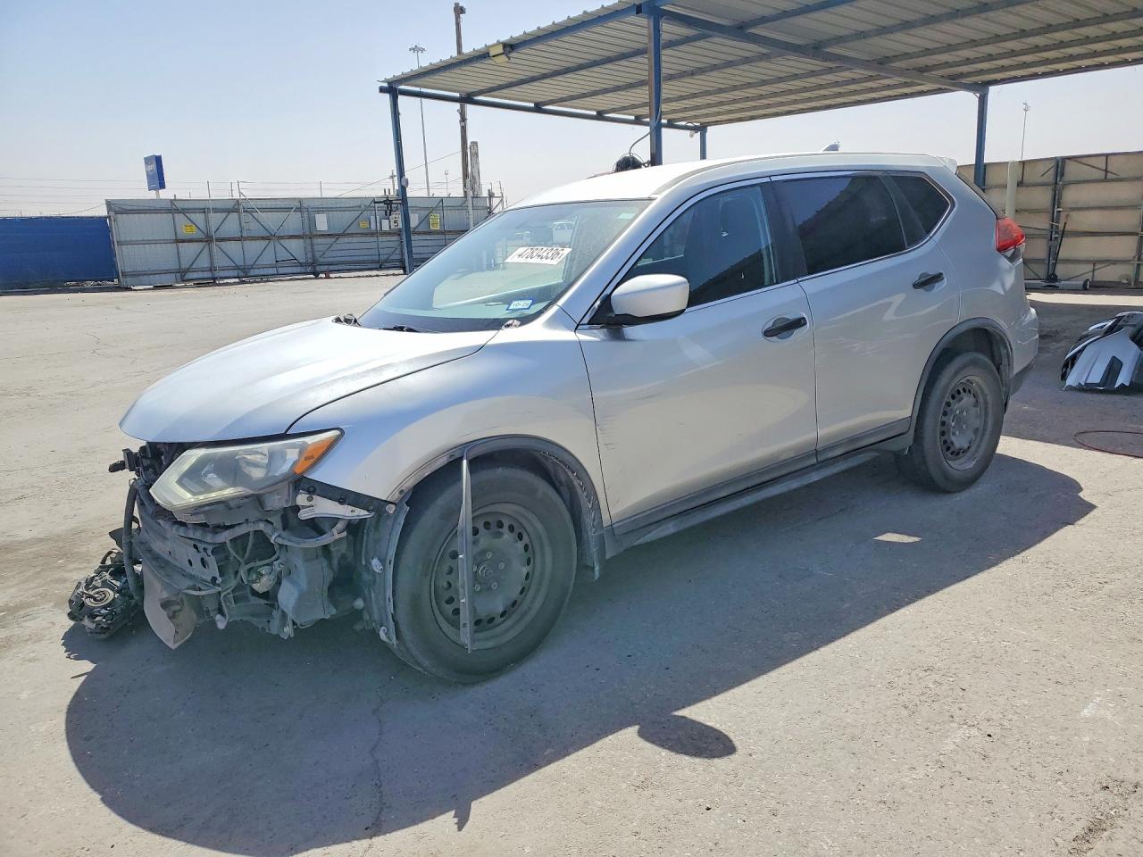 Salvage Nissan Rogue Image