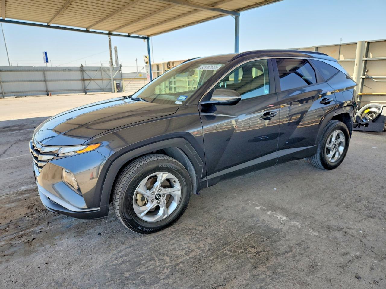 Salvage Hyundai TUCSON Image