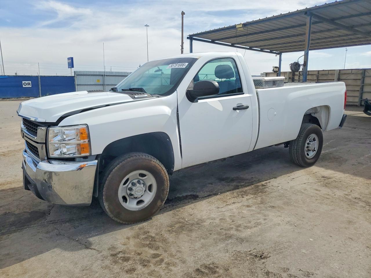 Salvage Chevrolet Silverado Image