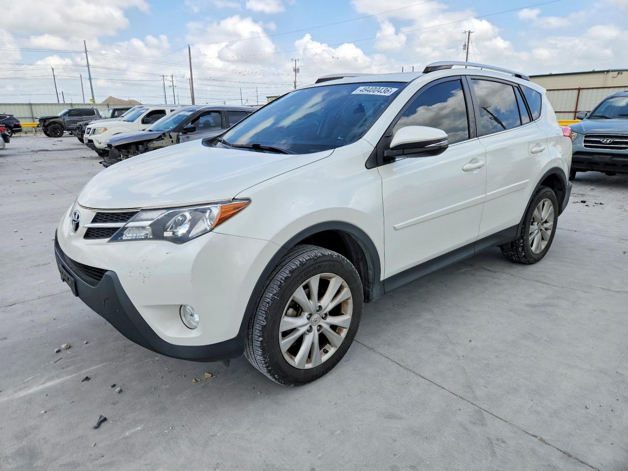 Salvage Toyota RAV4 Image