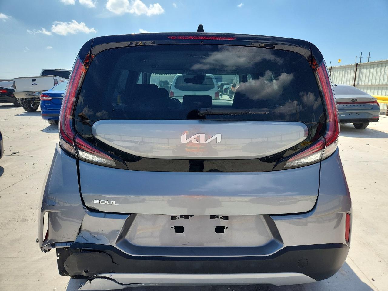 Kia Soul Lx
