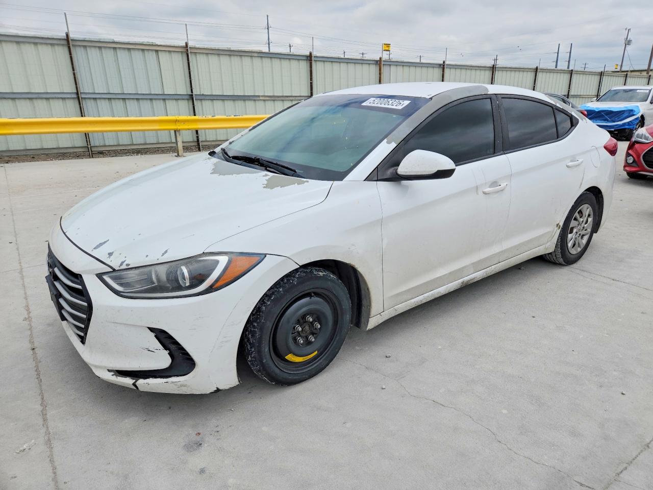 Salvage Hyundai ELANTRA Image