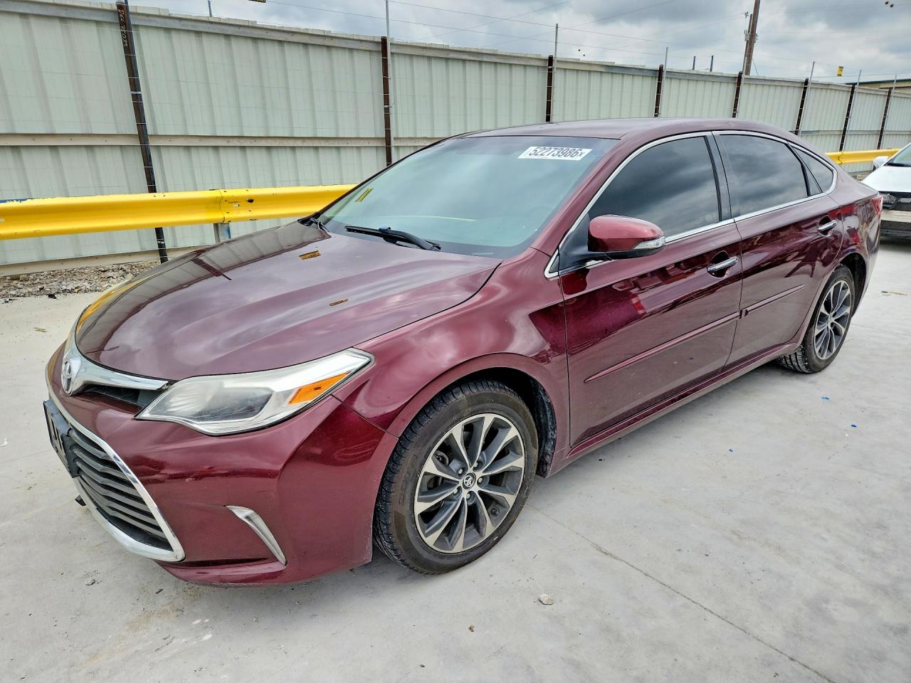Salvage Toyota Avalon Image
