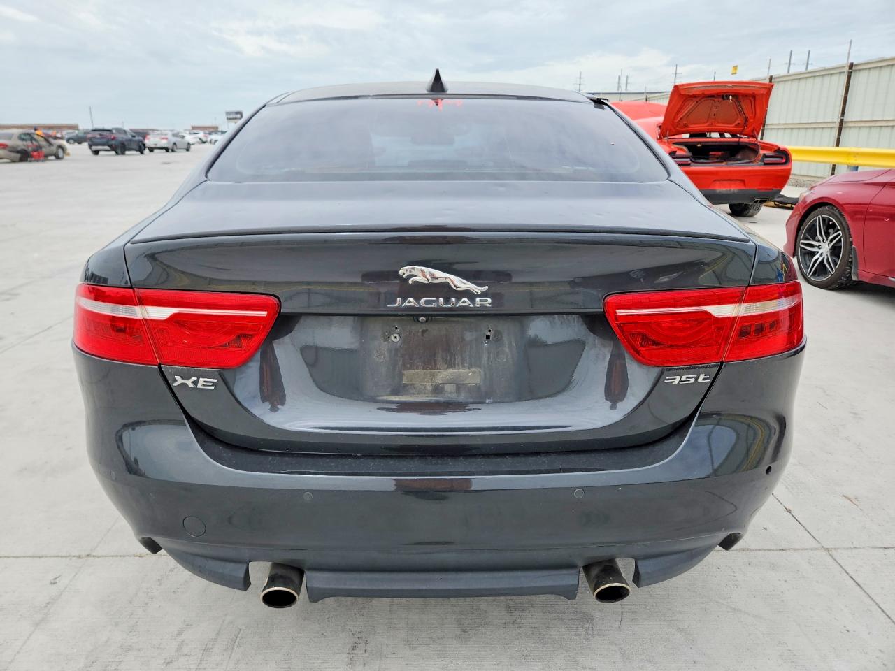 Jaguar XE R - Sport