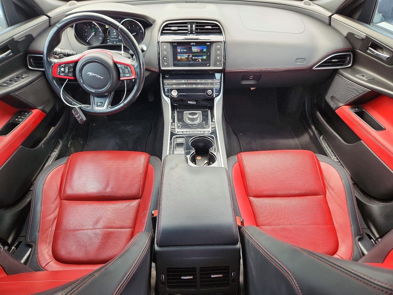Jaguar XE R - Sport