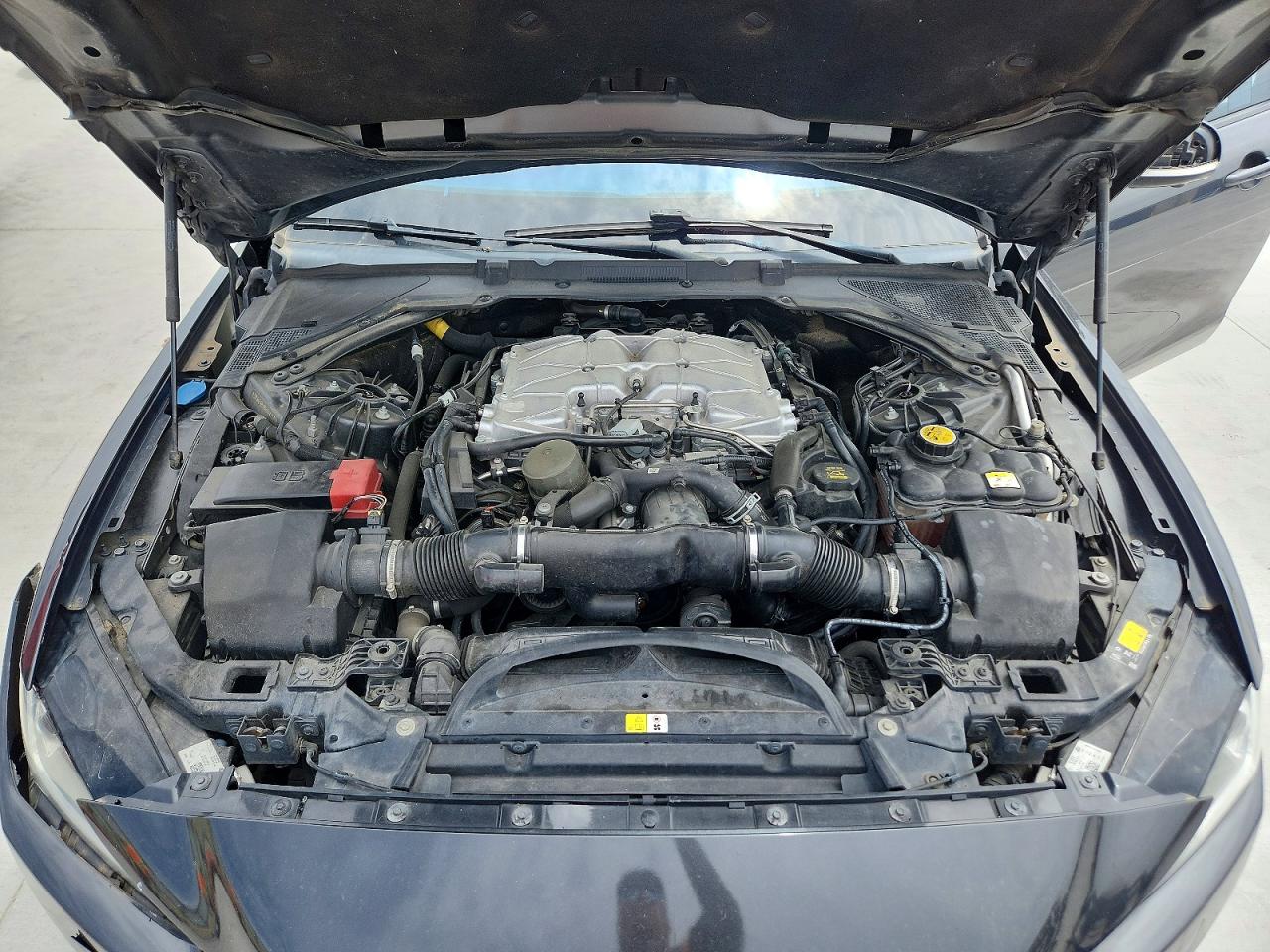 Jaguar XE R - Sport