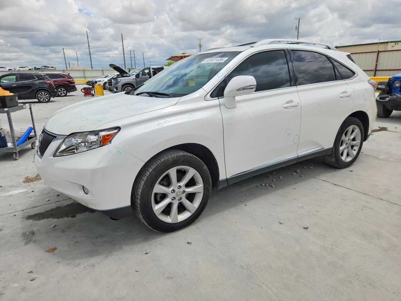 Salvage Lexus RX Image
