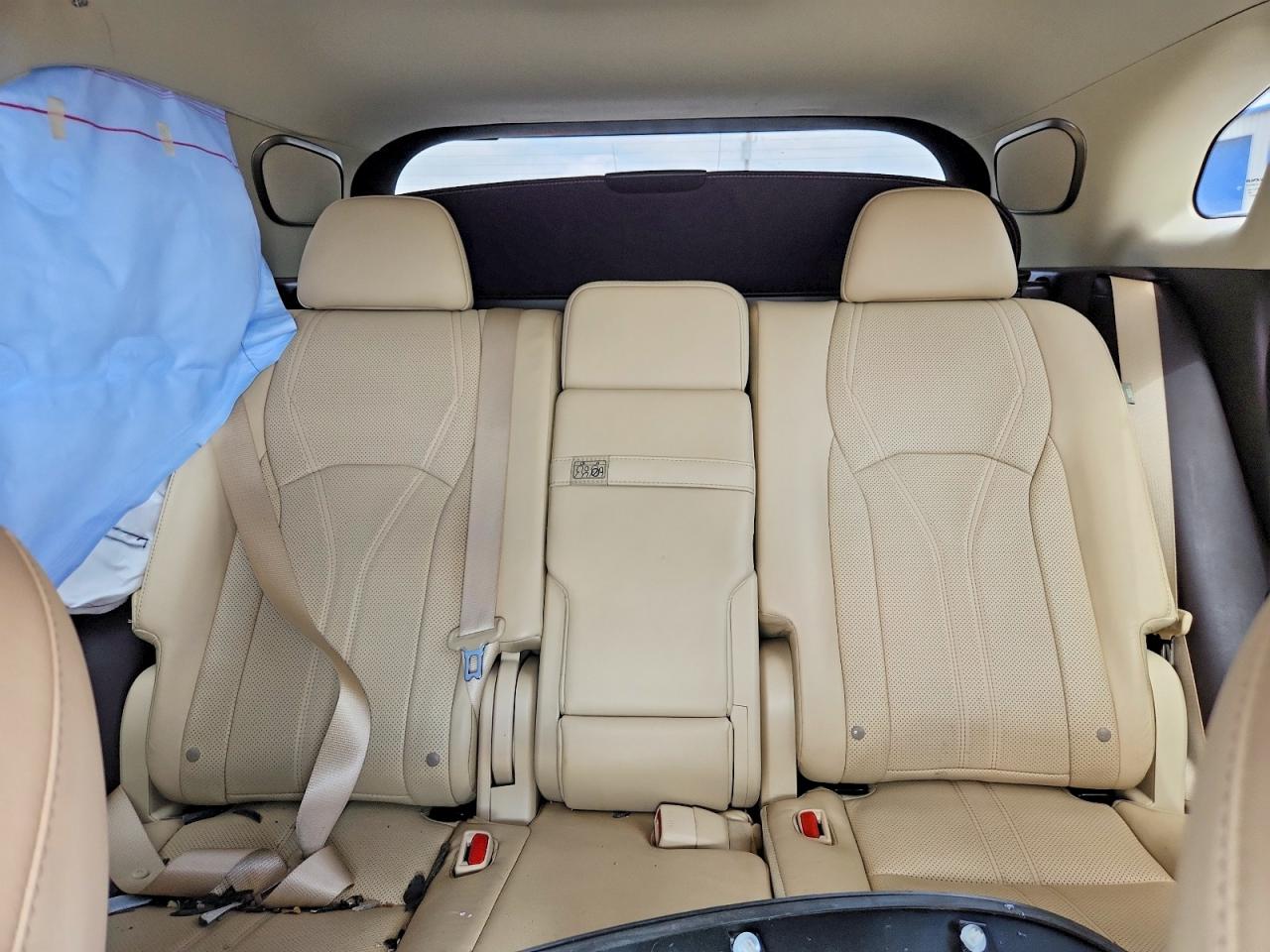 Lexus RX Base