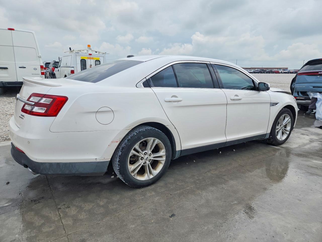 Ford Taurus Sel