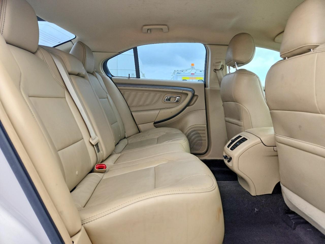 Ford Taurus Sel