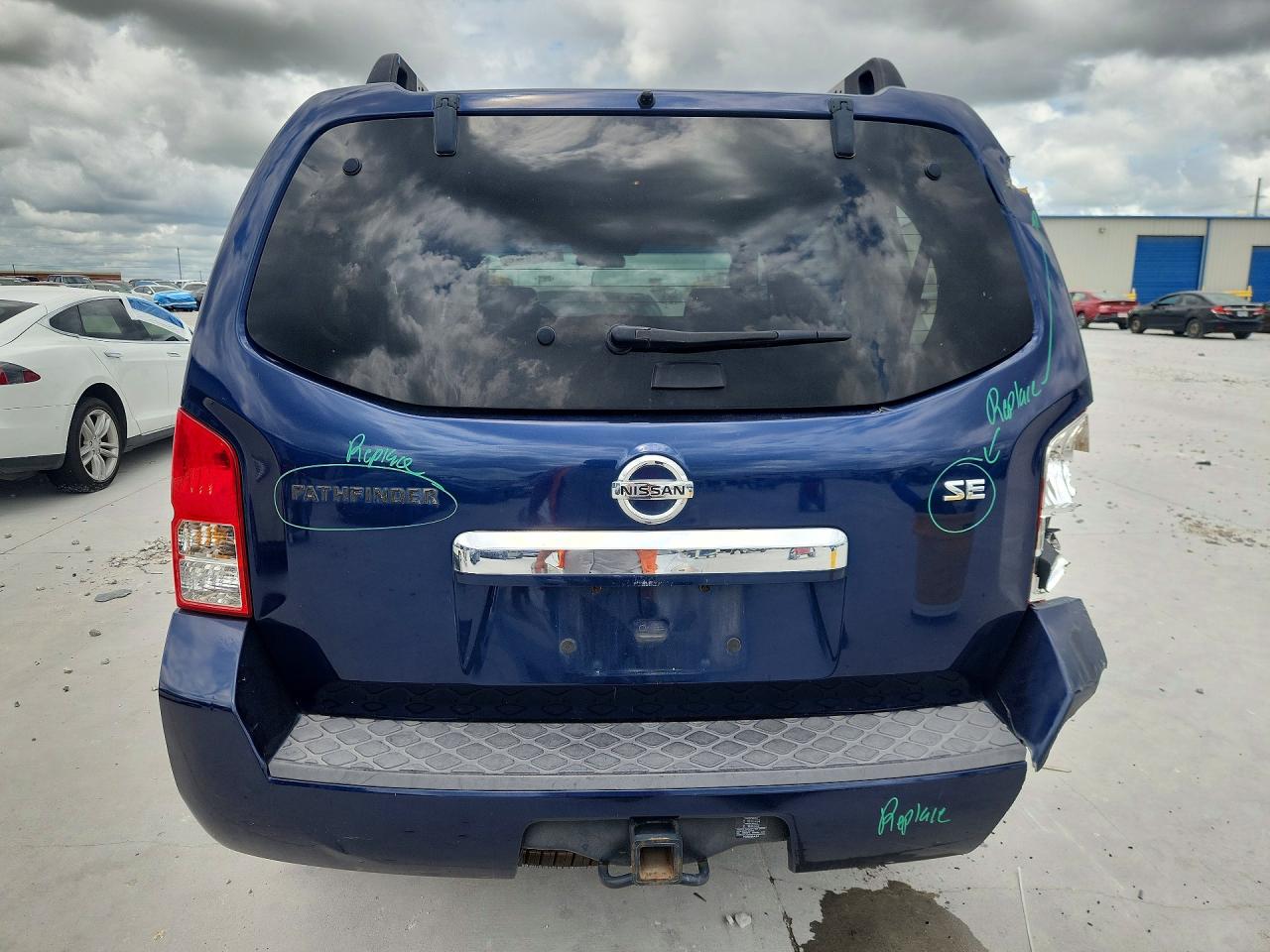 Nissan Pathfinder S