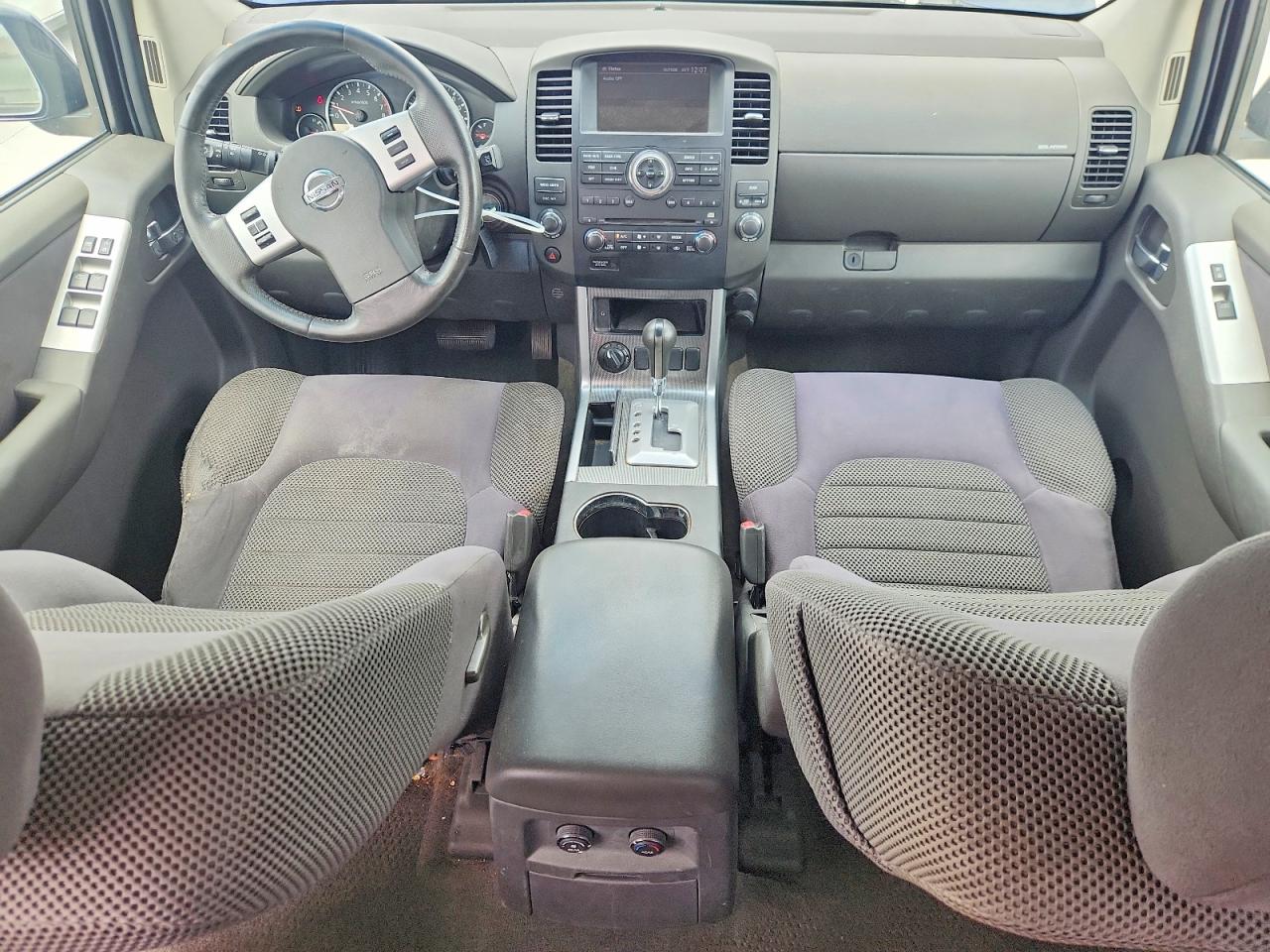 Nissan Pathfinder S