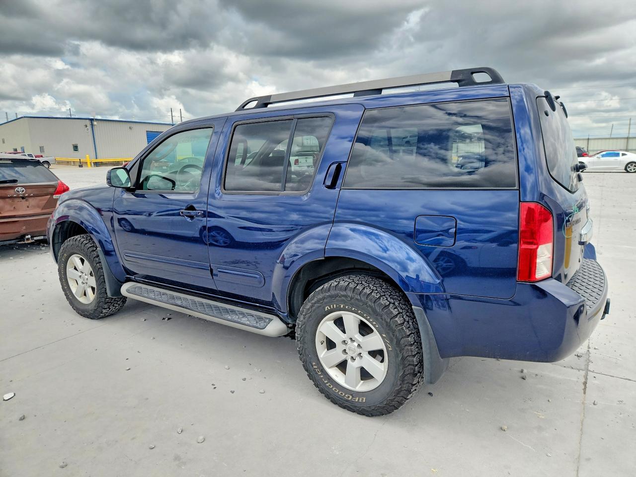 Nissan Pathfinder S