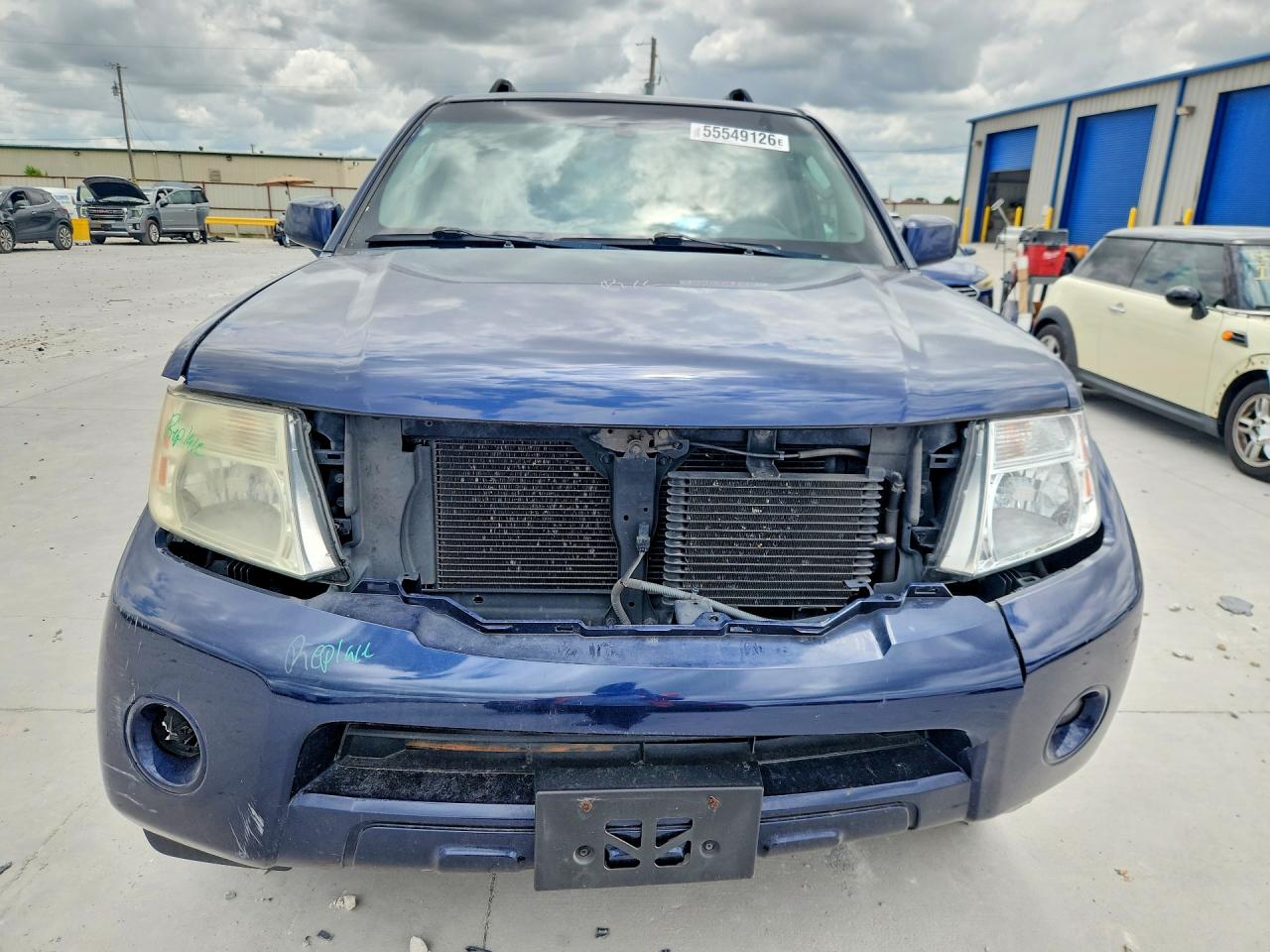 Nissan Pathfinder S
