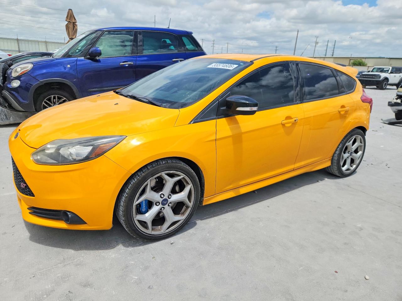 Salvage Ford Focus Image