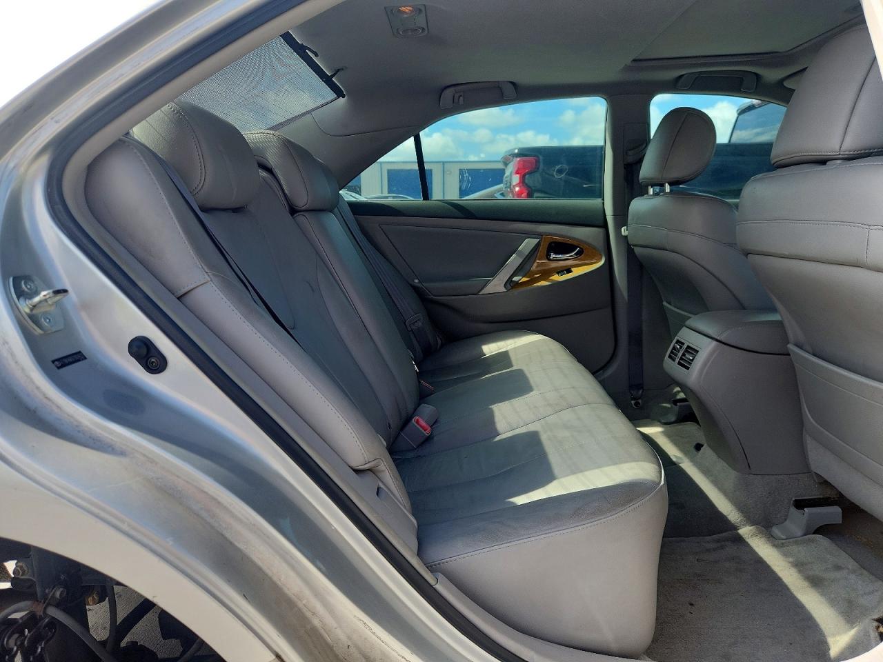 Toyota Camry Xle V6
