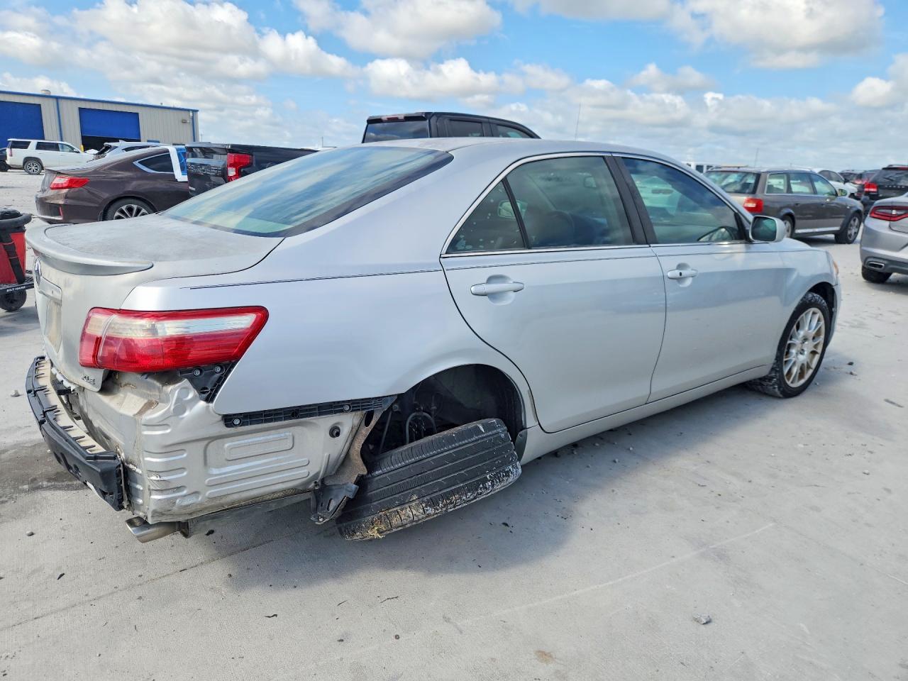 Toyota Camry Xle V6