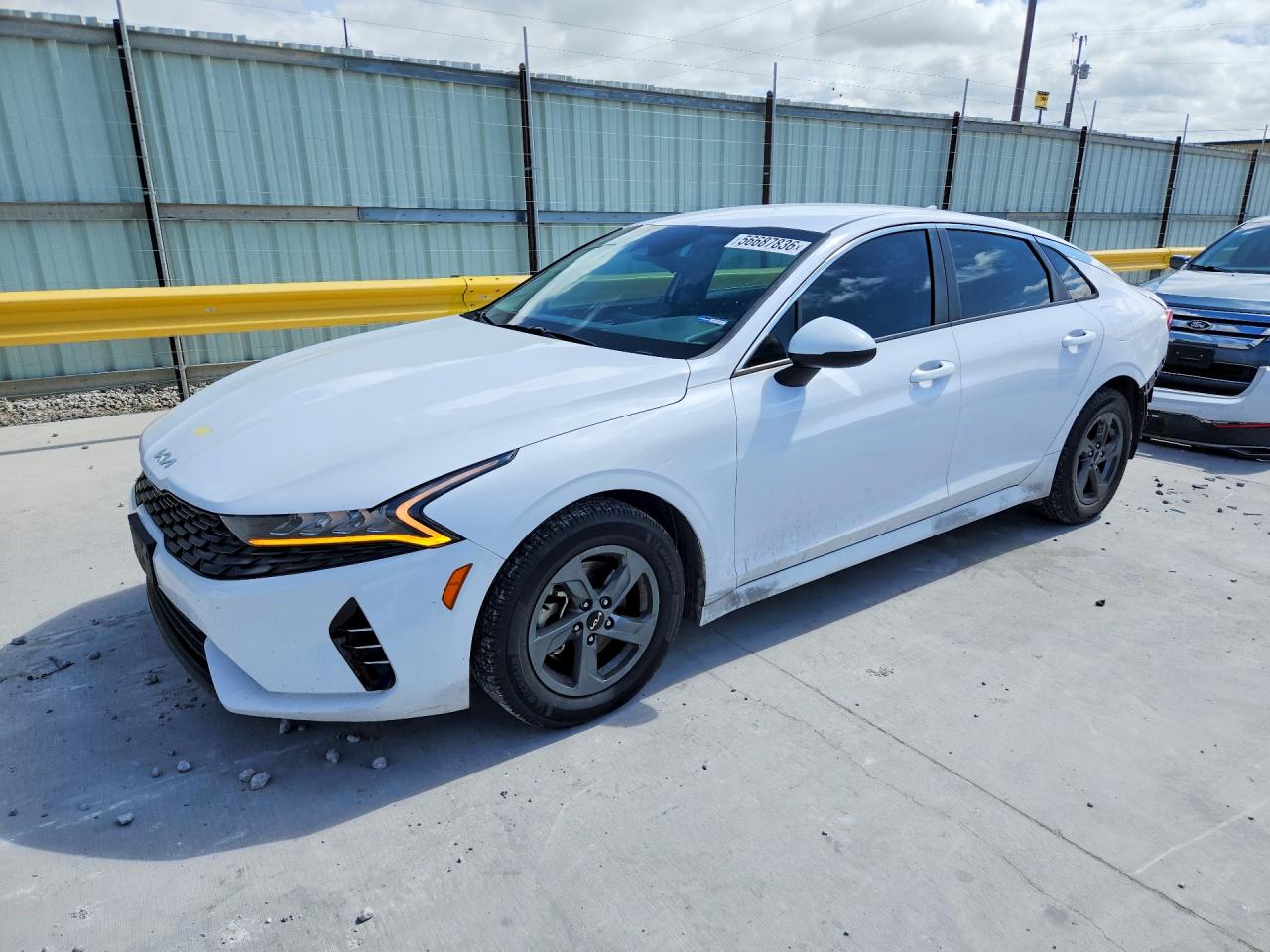 Salvage Kia K5 Image