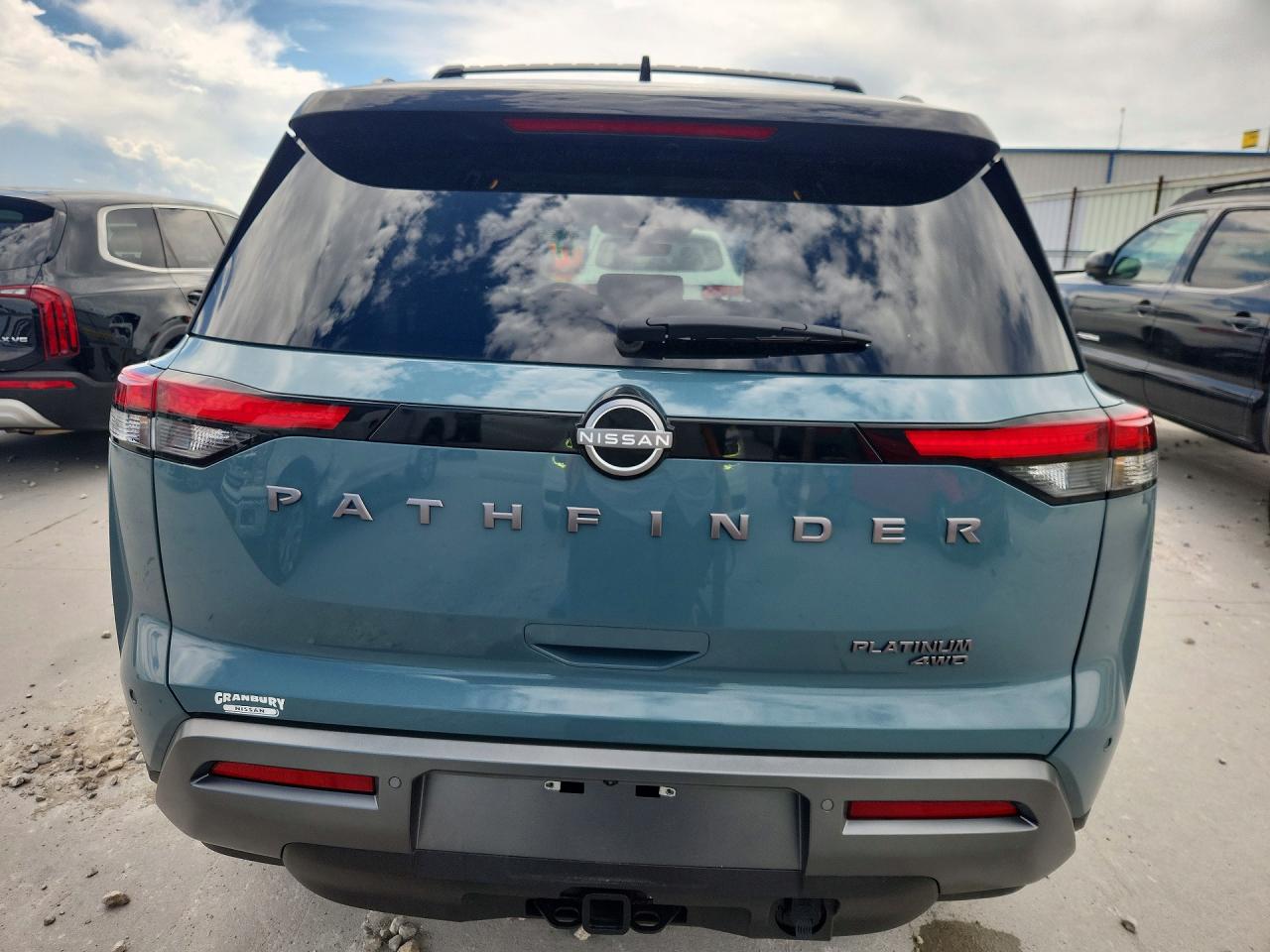 Nissan Pathfinder Platinum