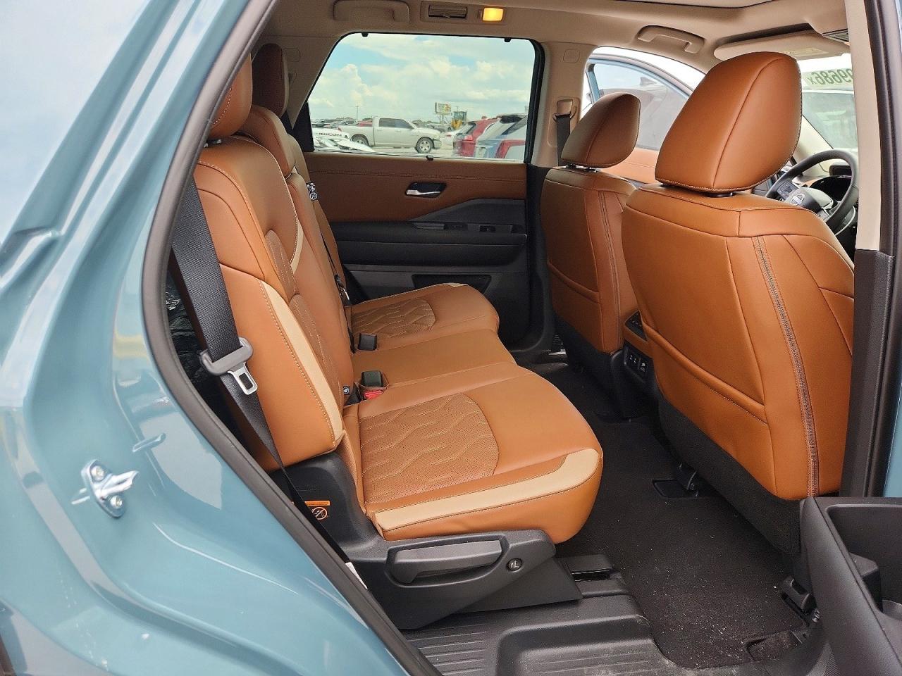 Nissan Pathfinder Platinum