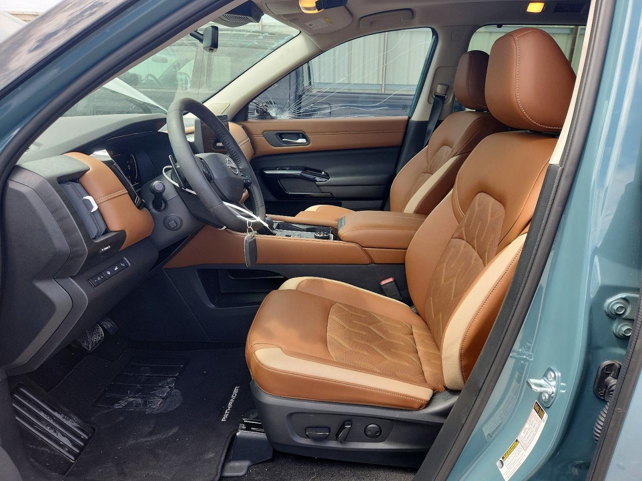 Nissan Pathfinder Platinum