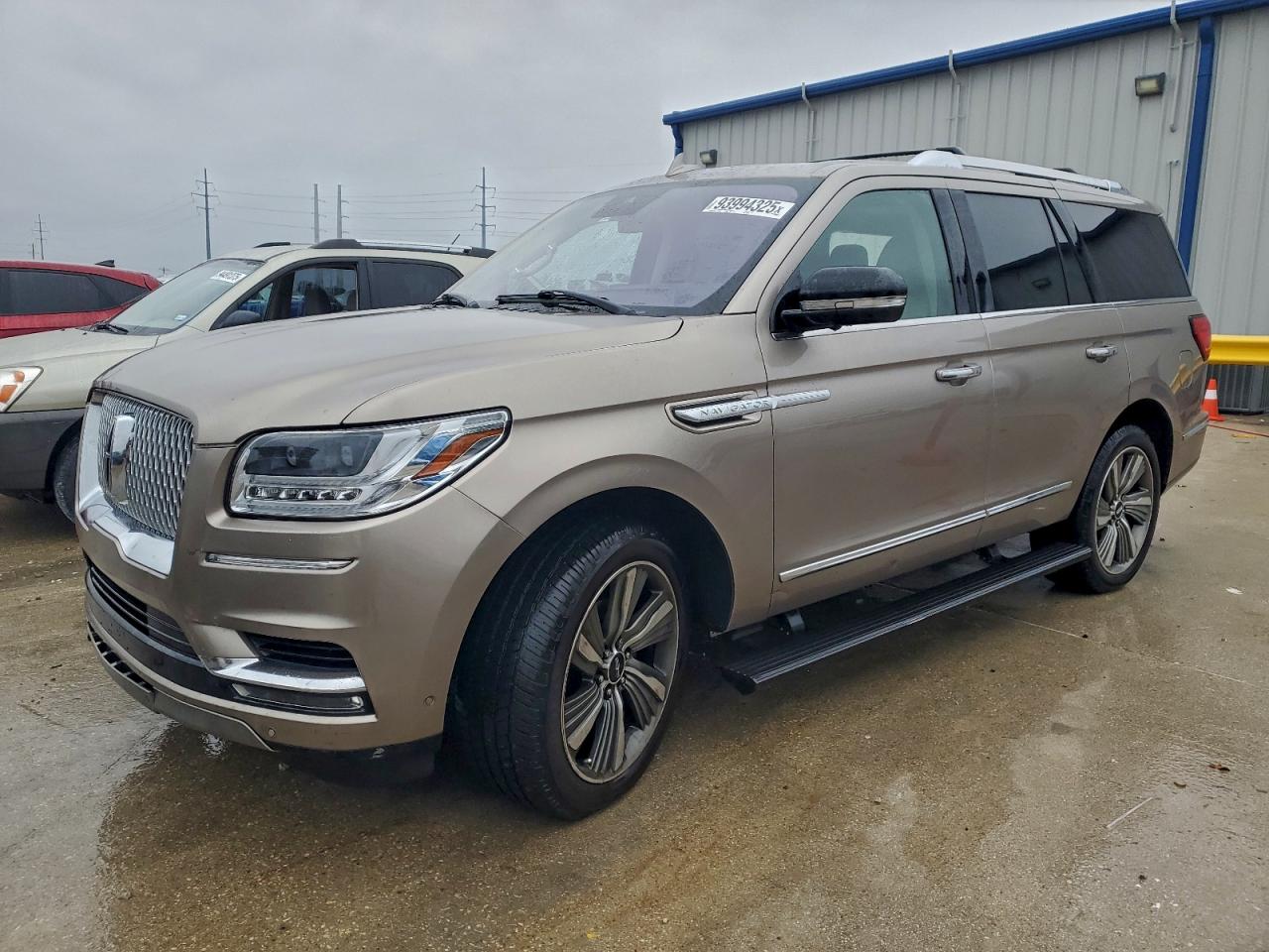 Salvage Lincoln Navigator Image