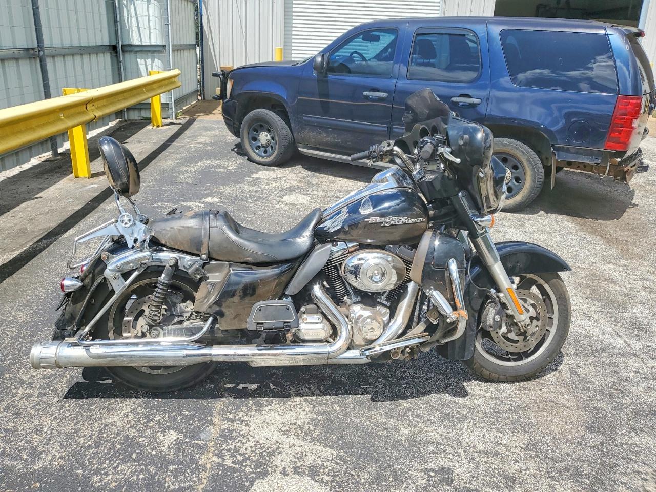 Salvage Harley-Davidson Fl Image