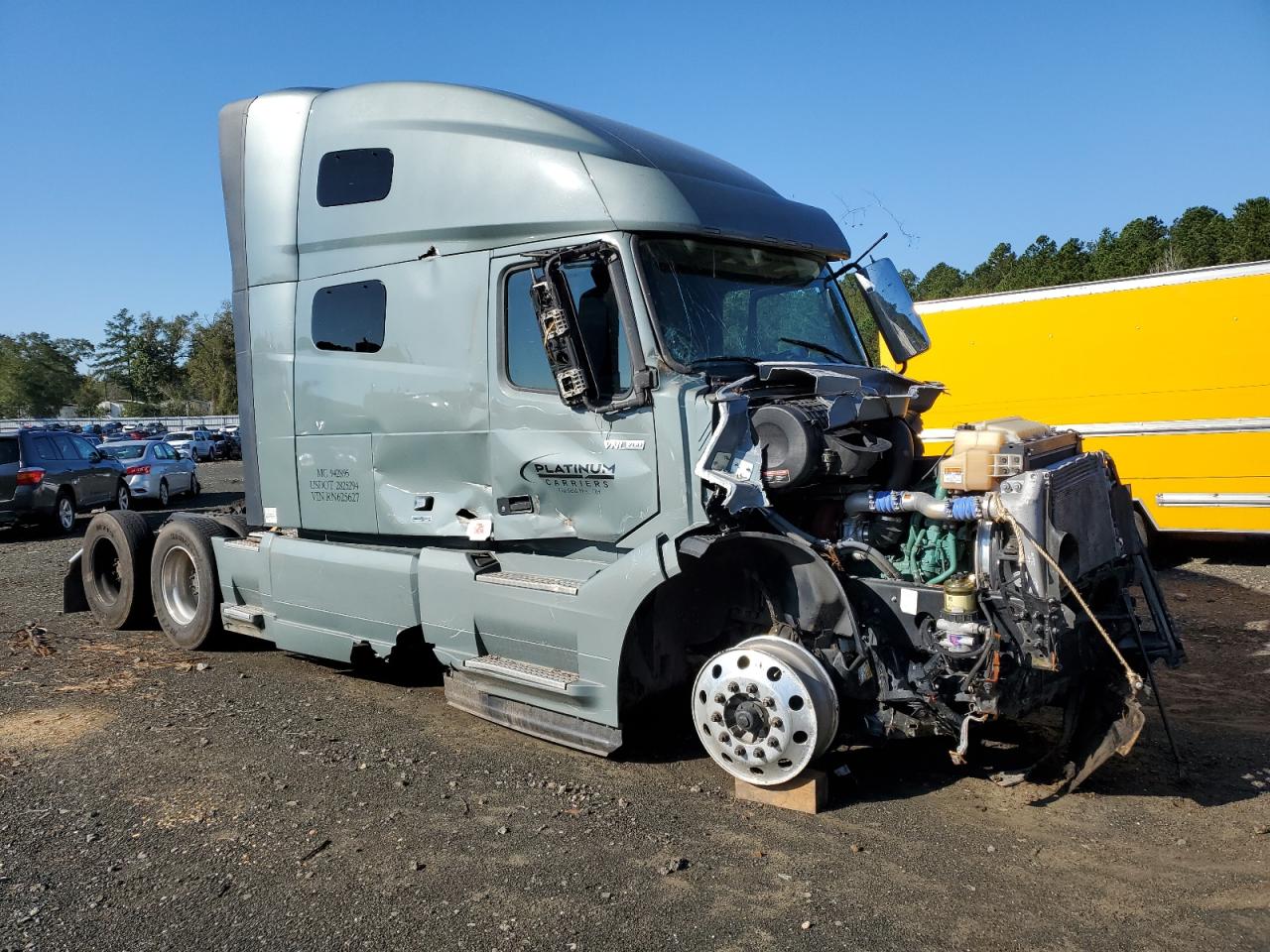 Salvage Volvo Vn Image