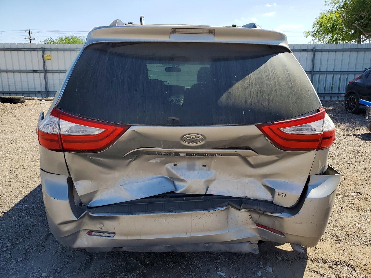 Toyota Sienna Le 8 Passenger