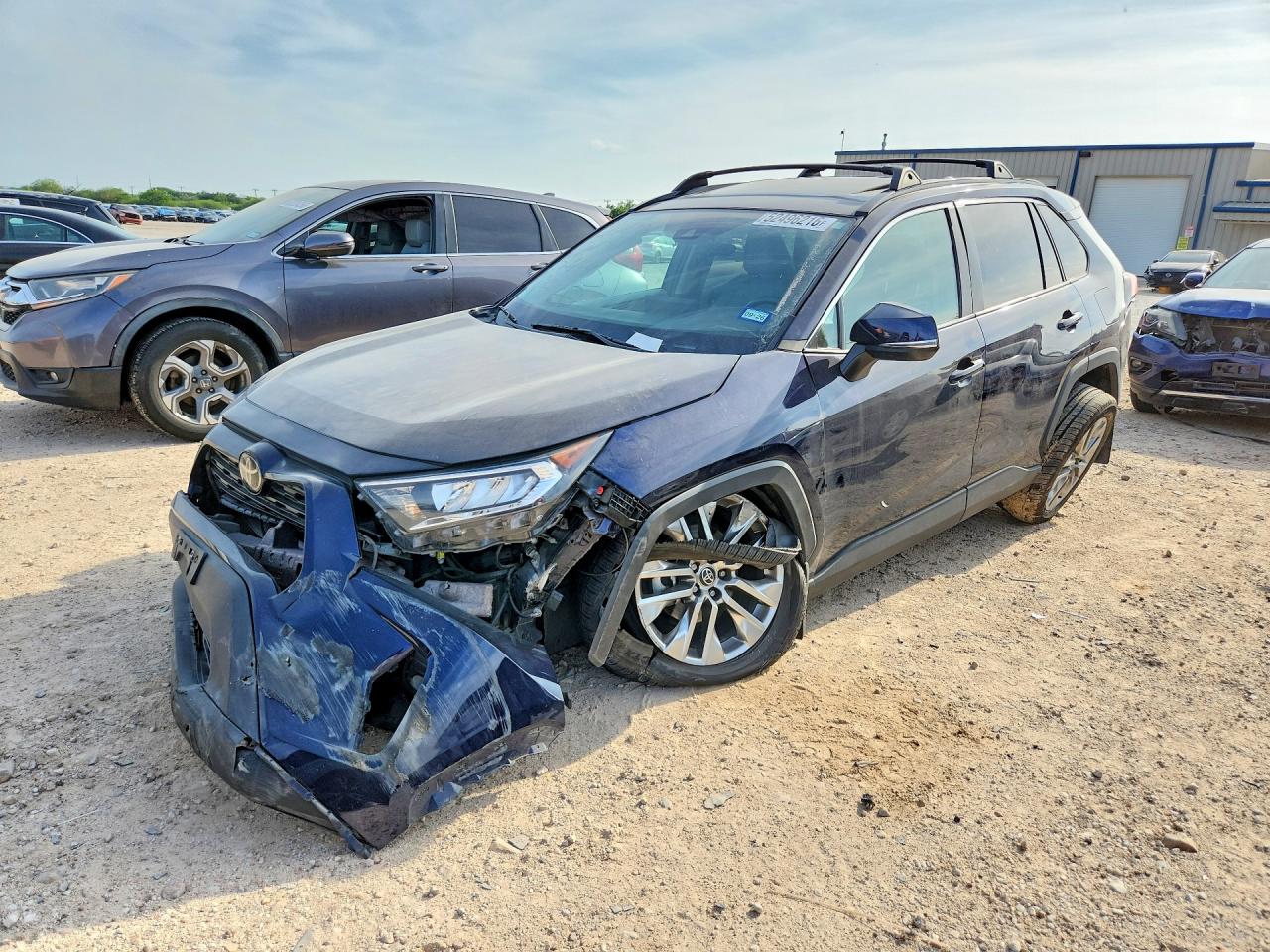 Salvage Toyota RAV4 Image