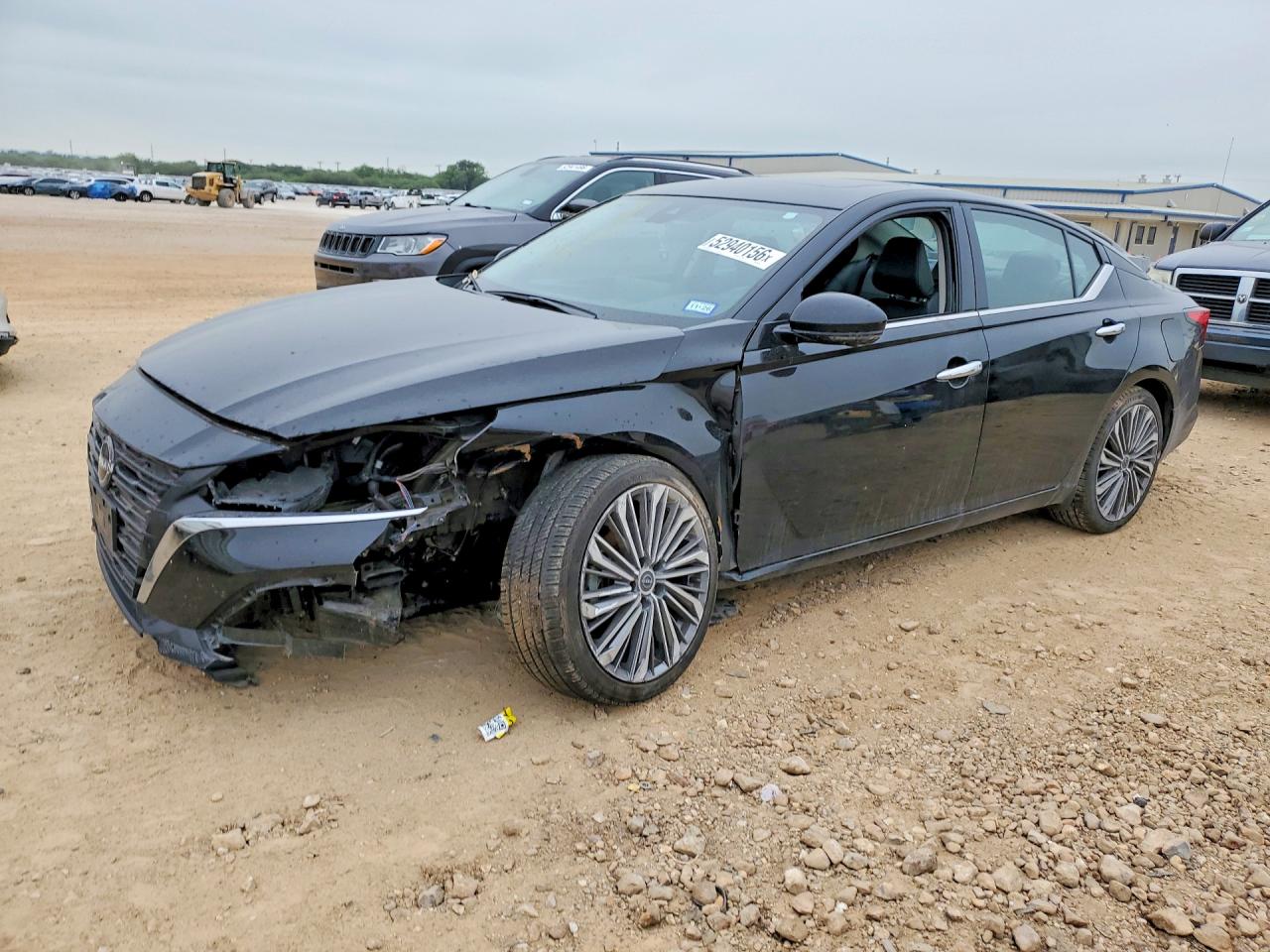 Salvage Nissan Altima Image