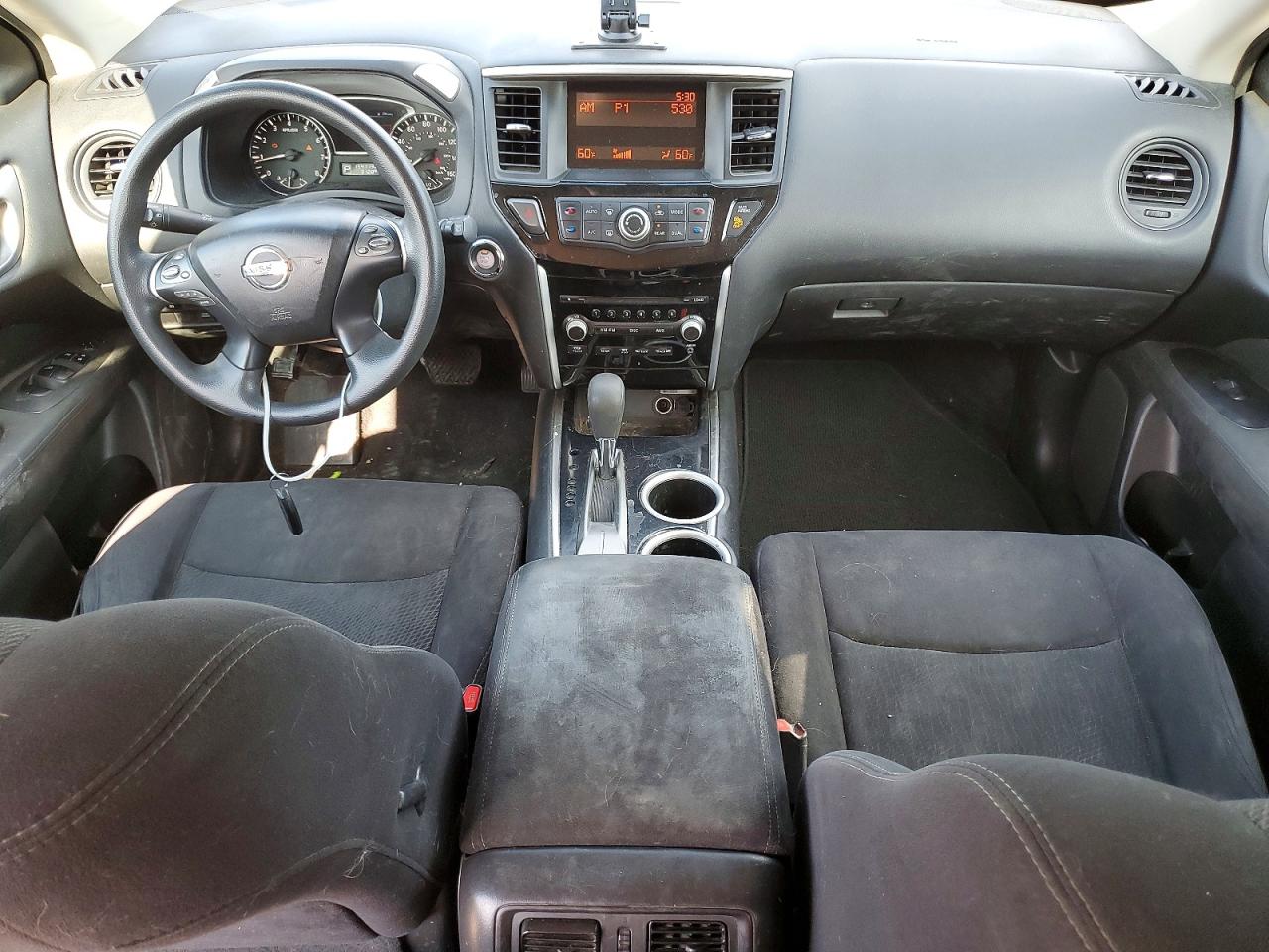 Nissan Pathfinder S