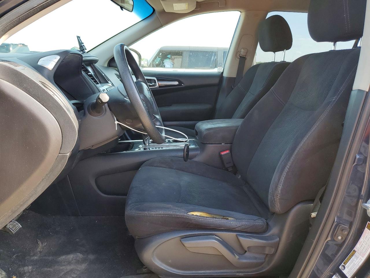 Nissan Pathfinder S