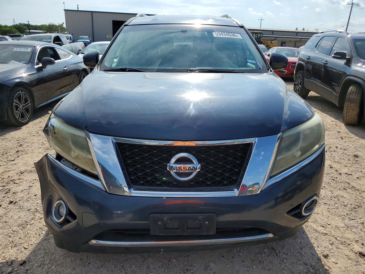 Nissan Pathfinder S