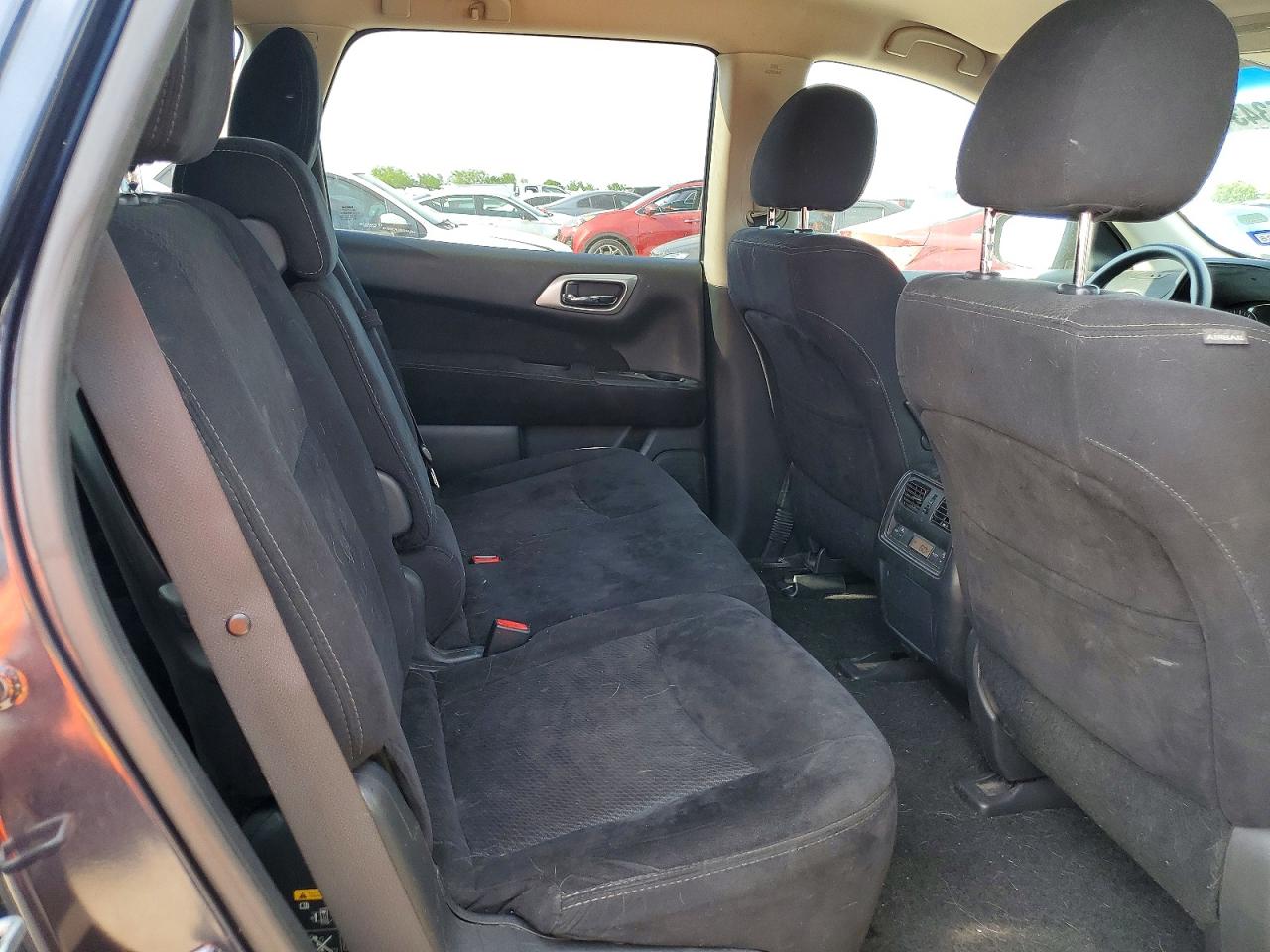 Nissan Pathfinder S