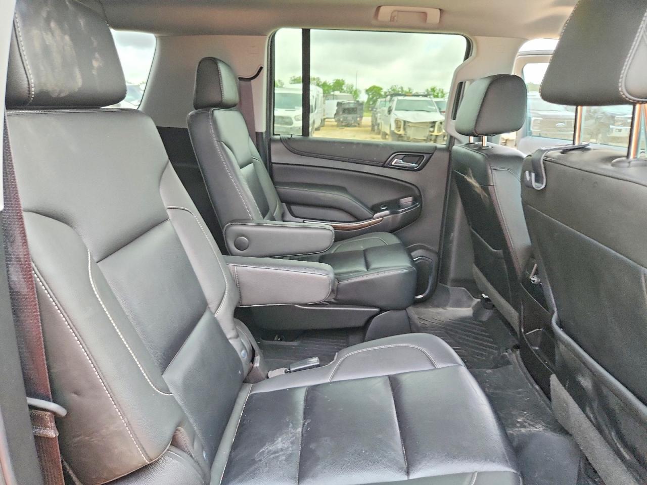 Chevrolet Suburban C1500 Lt