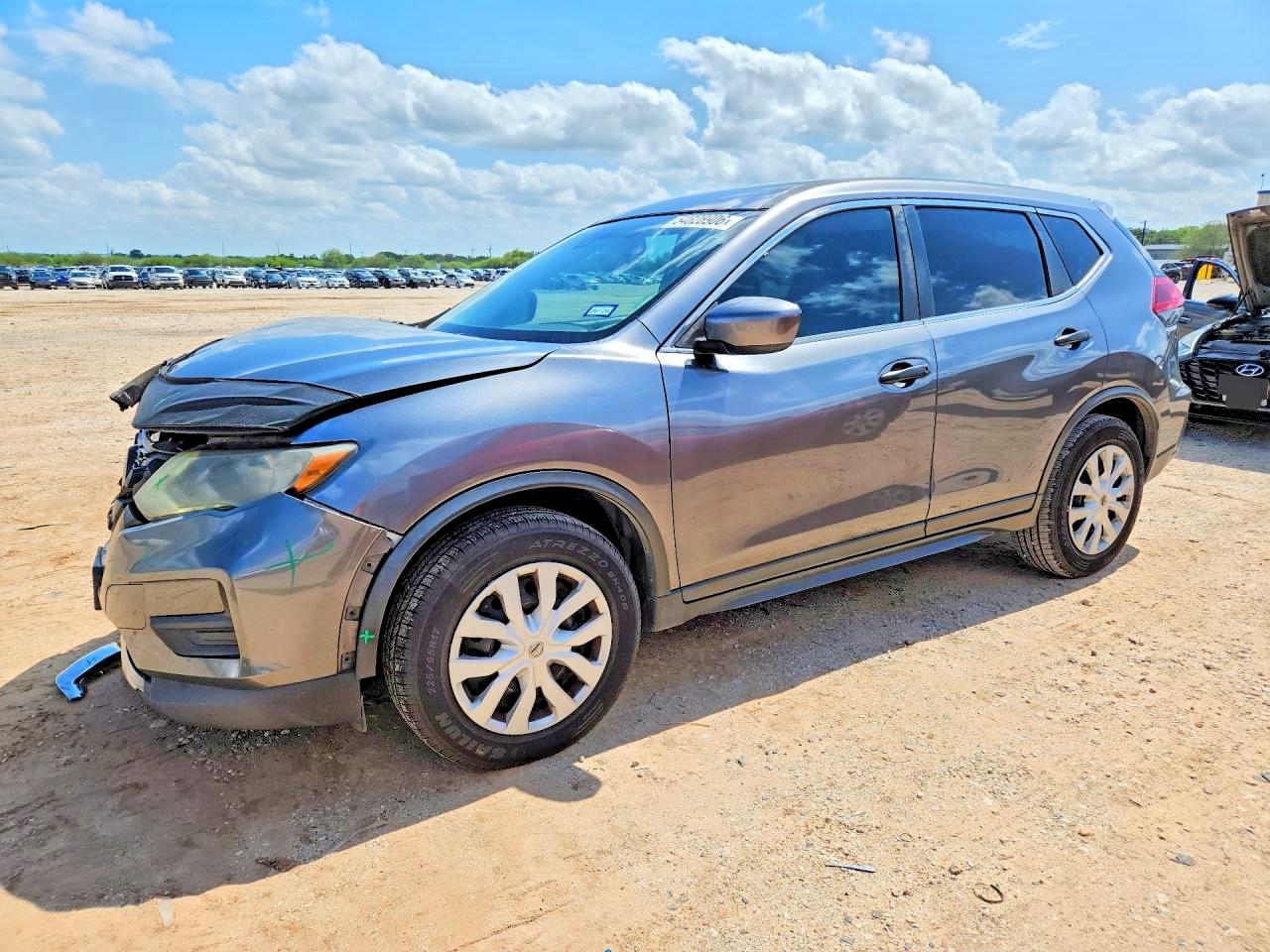 Salvage Nissan Rogue Image