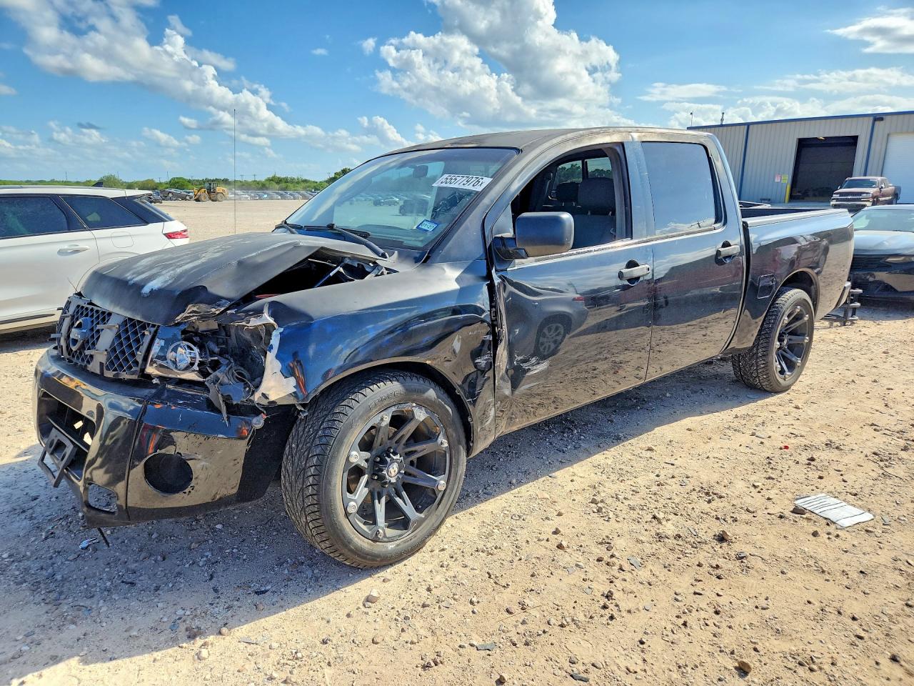 Salvage Nissan Titan Image