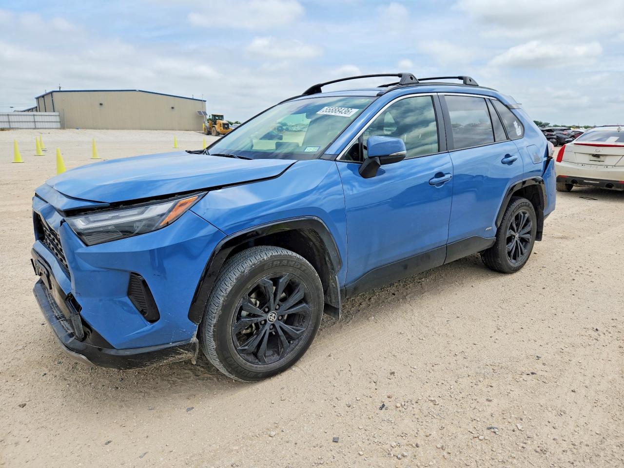 Salvage Toyota RAV4 Image