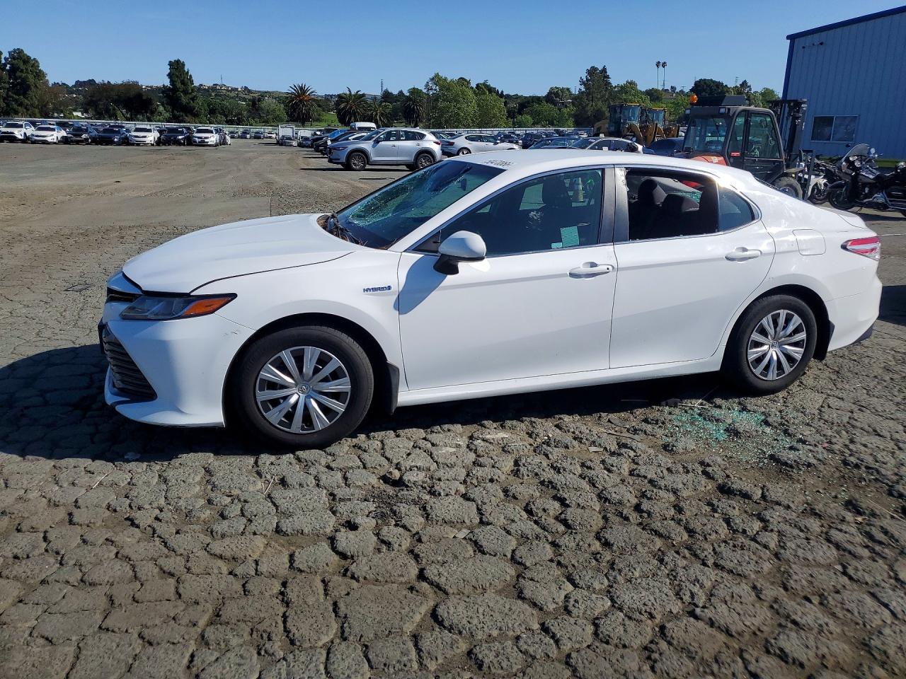 Salvage Toyota Camry Image