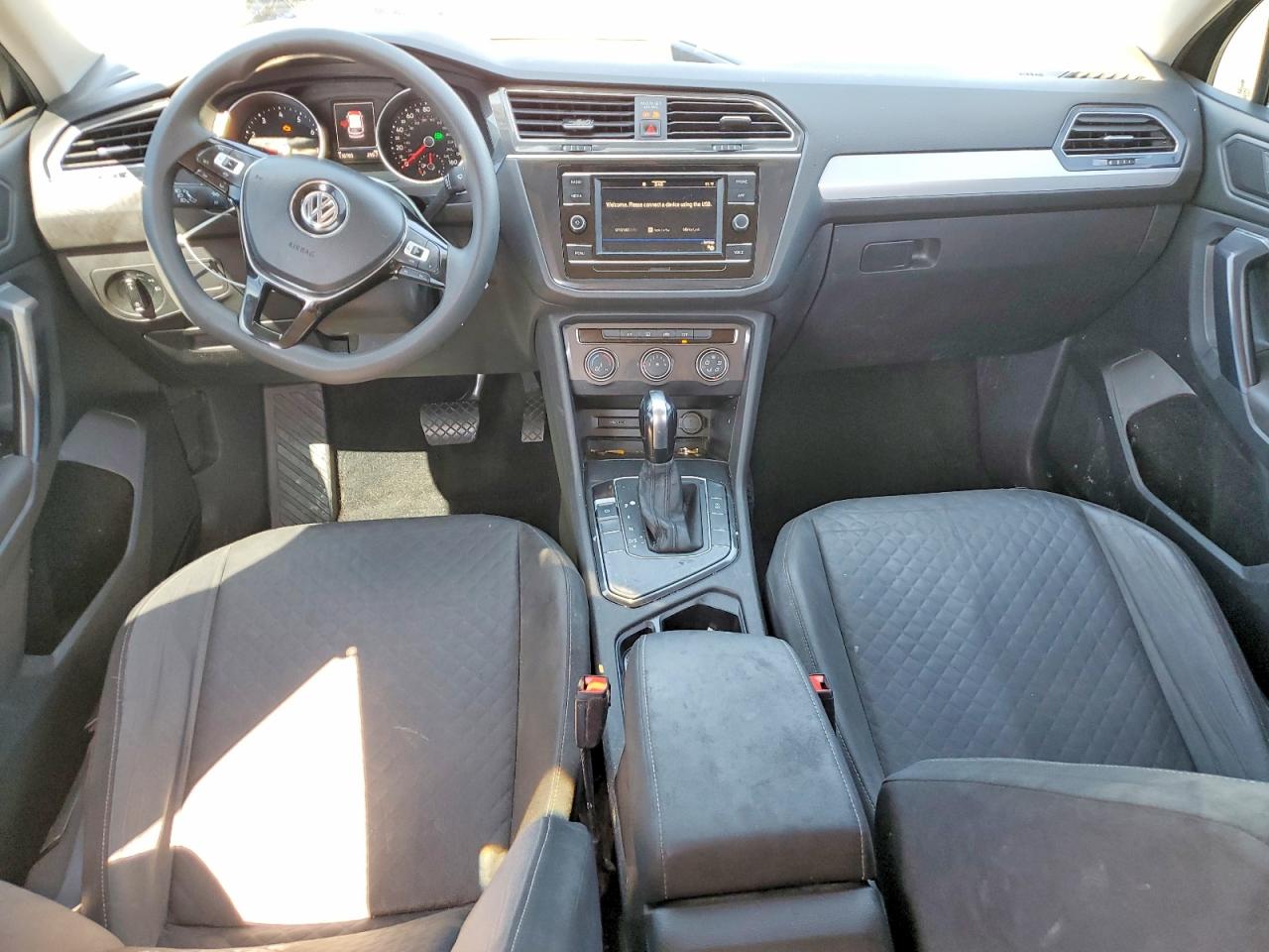 Volkswagen Tiguan S