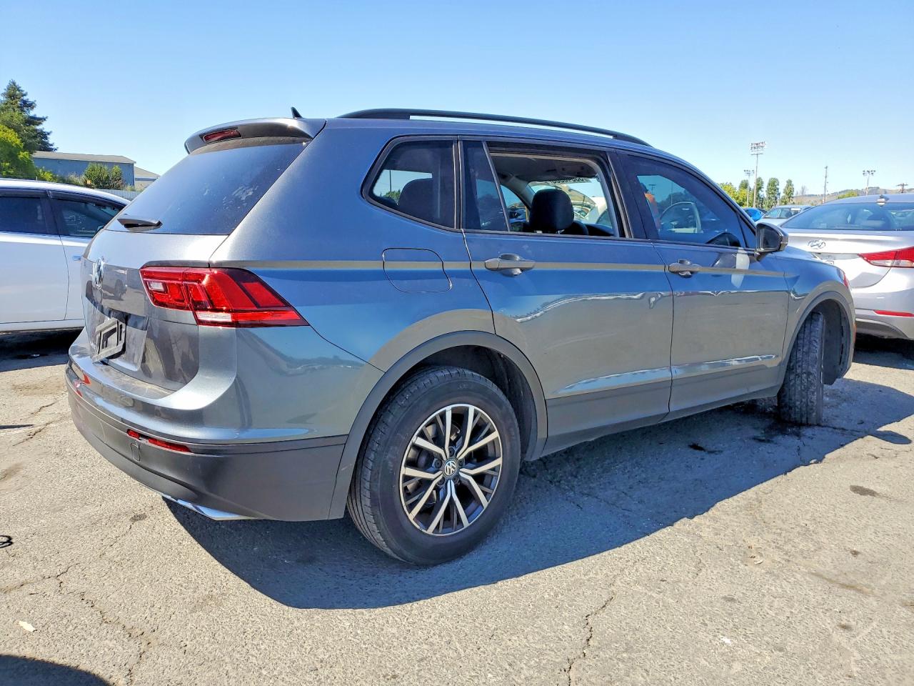 Volkswagen Tiguan S