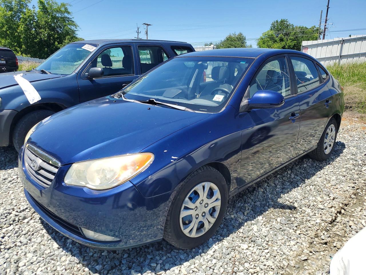 Salvage Hyundai ELANTRA Image