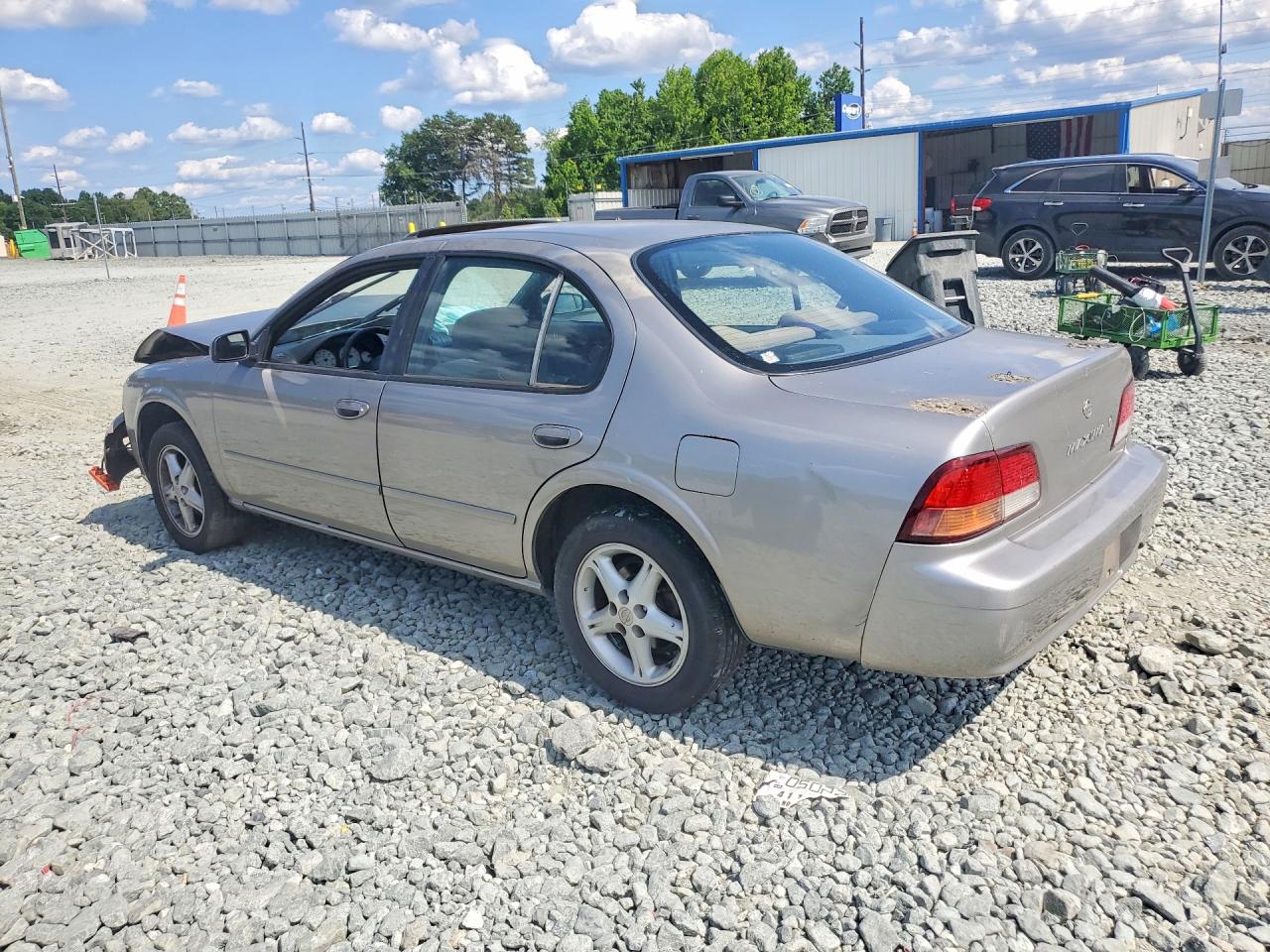 Nissan Maxima Gxe