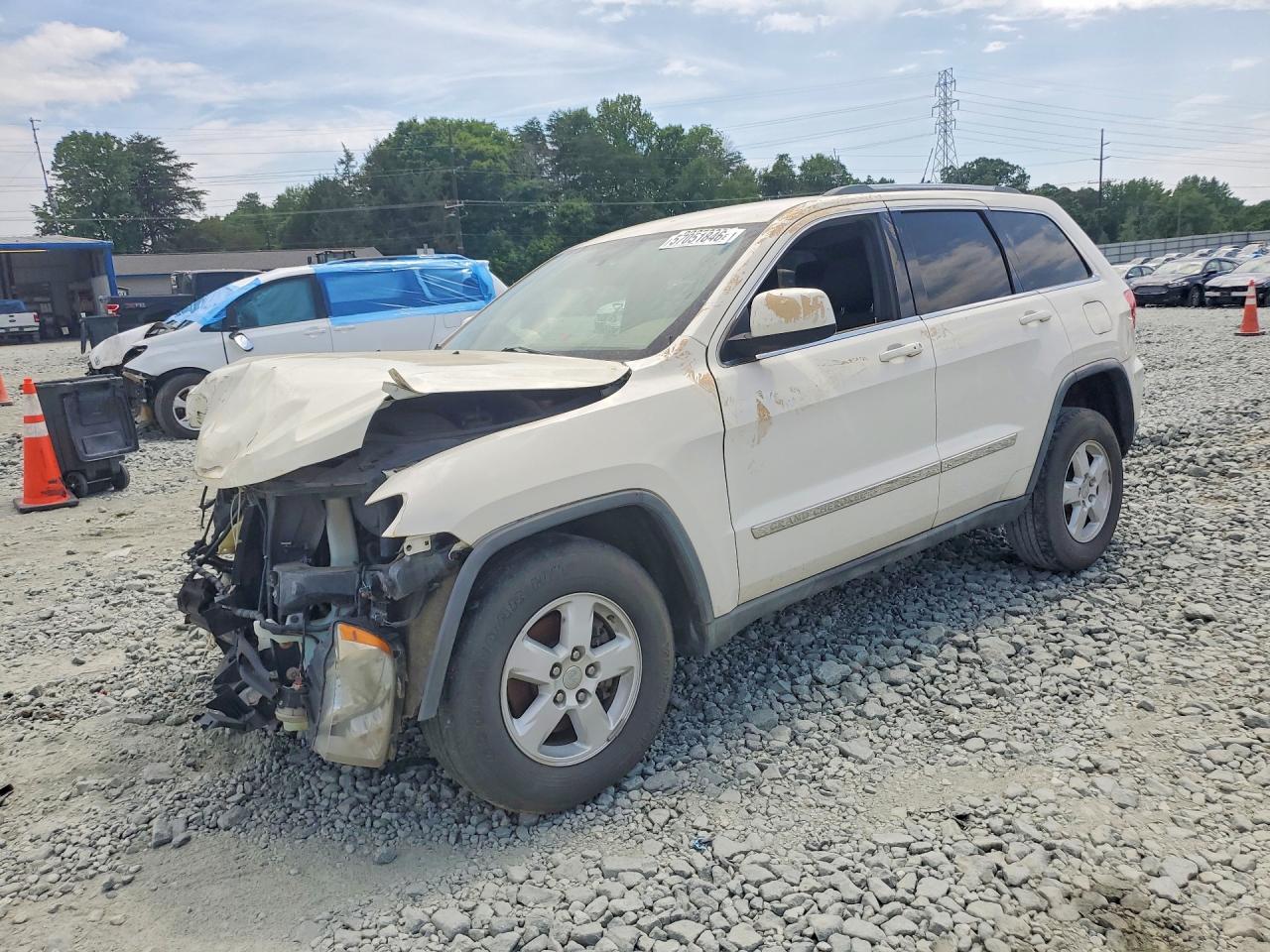 Salvage Jeep Grand Cherokee Image