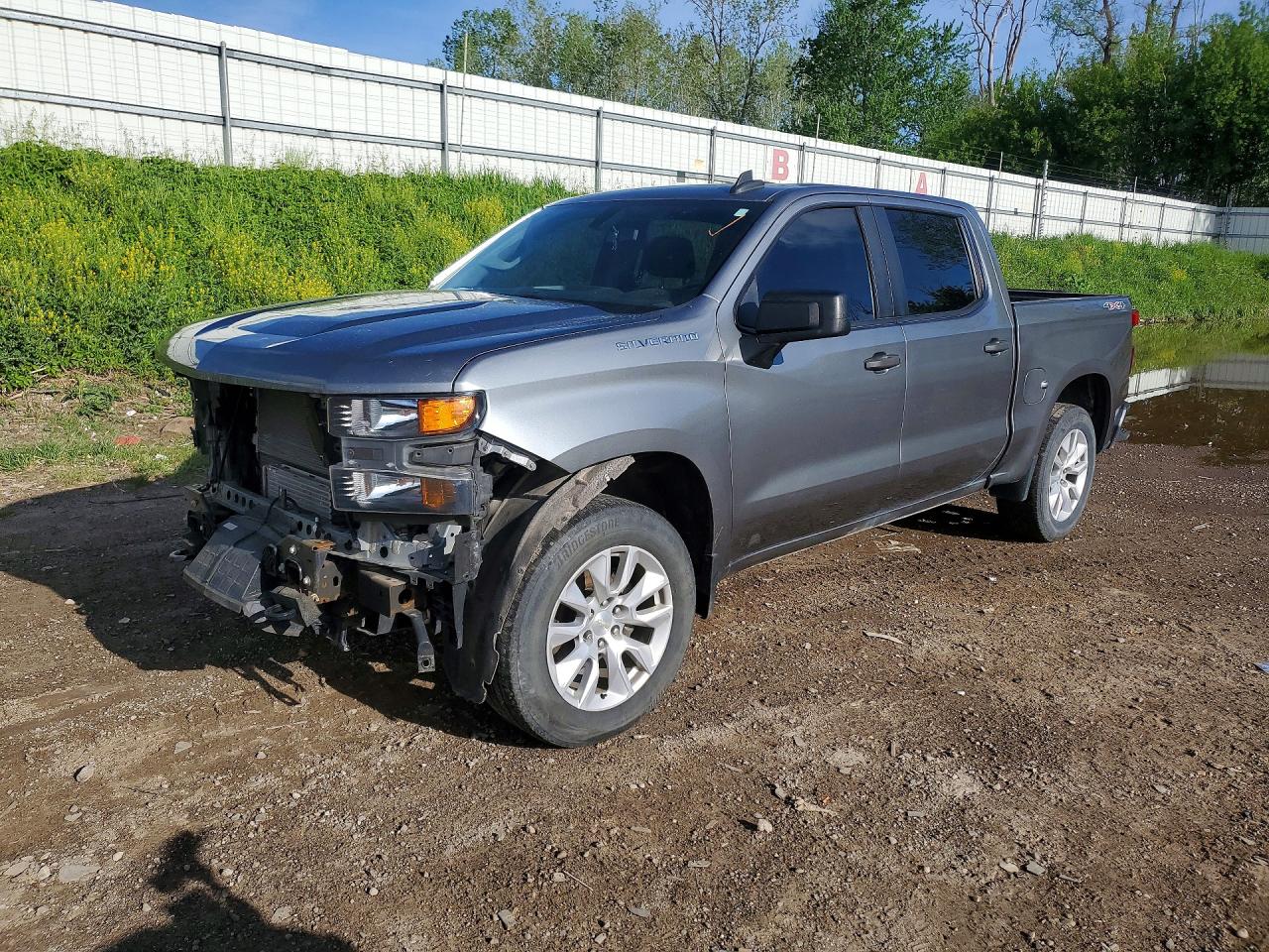 Salvage Chevrolet Silverado Image