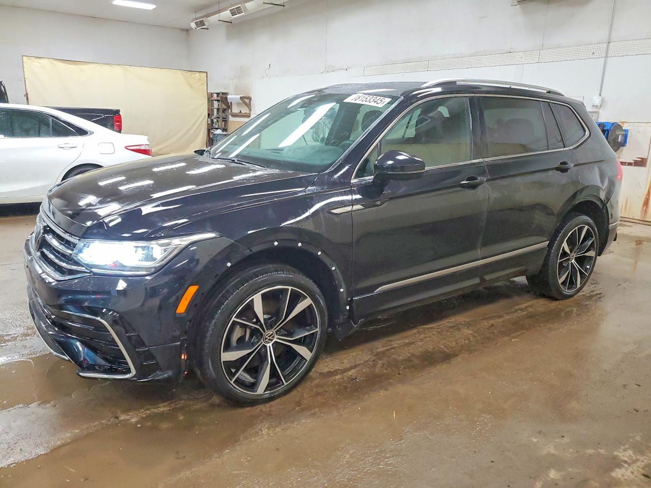 Salvage Volkswagen Tiguan Image
